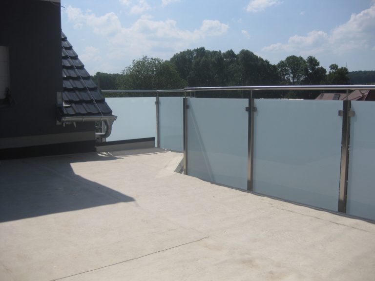 Edelstahlgeländer Milchglas