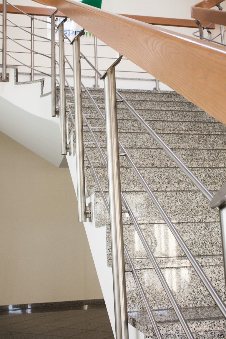 Edelstahl Geländer mit Holz