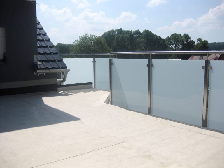 Edelstahlgeländer Milchglas