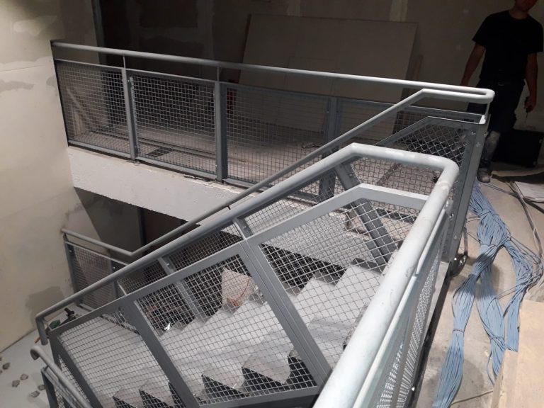 Gittermattegeländer als Railing