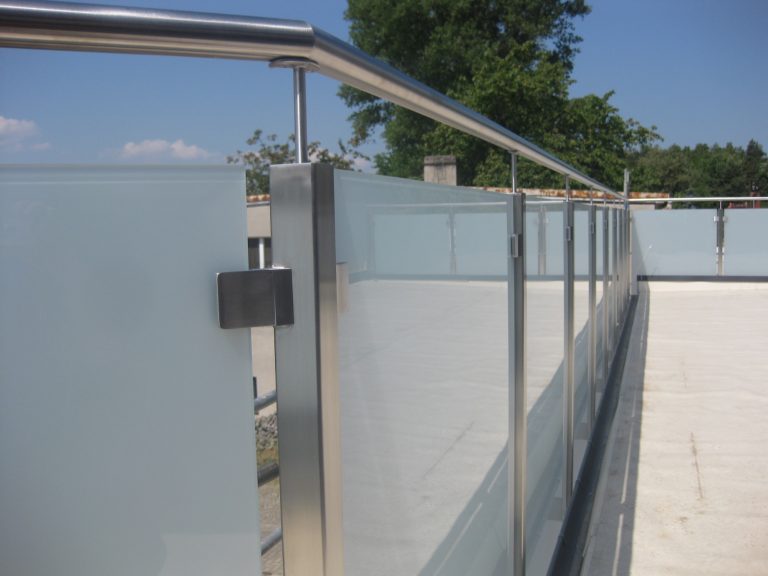 Edelstahlgeländer Milchglas