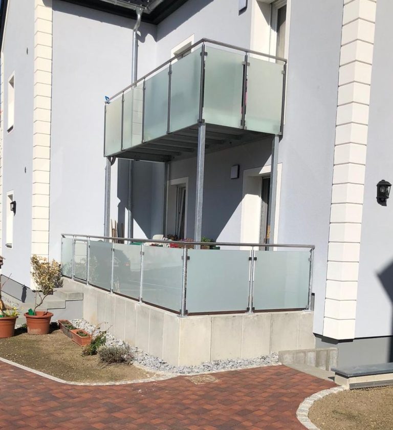 Stahl Glas Geländer