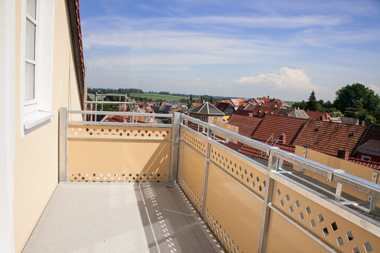 Stahlgeländer mit Alublechen